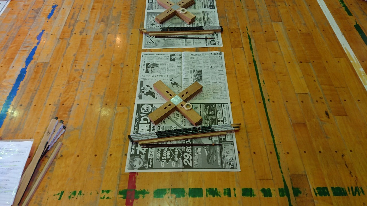 台座を用いちょうちんを製作します